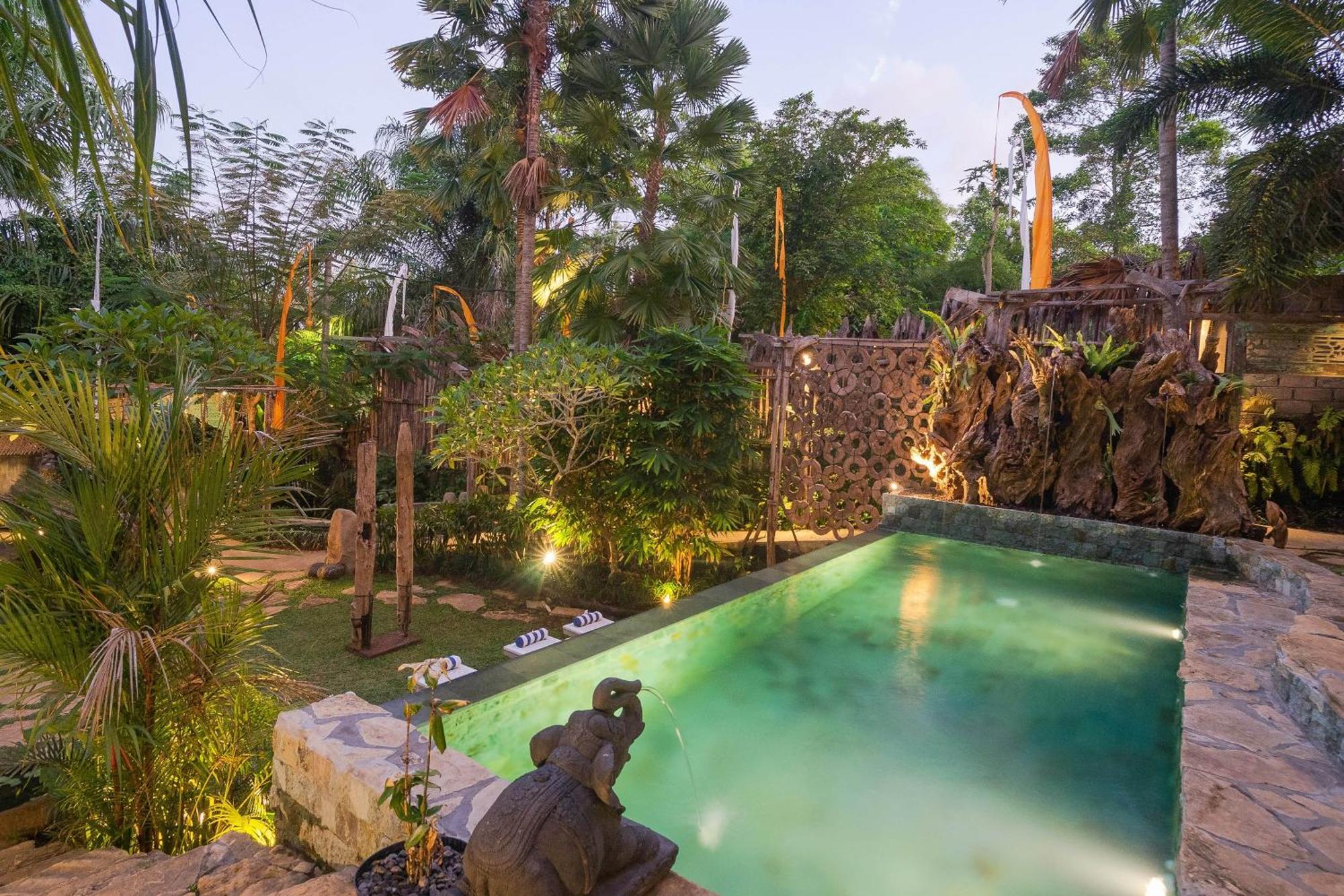 Villa Nayaka Living