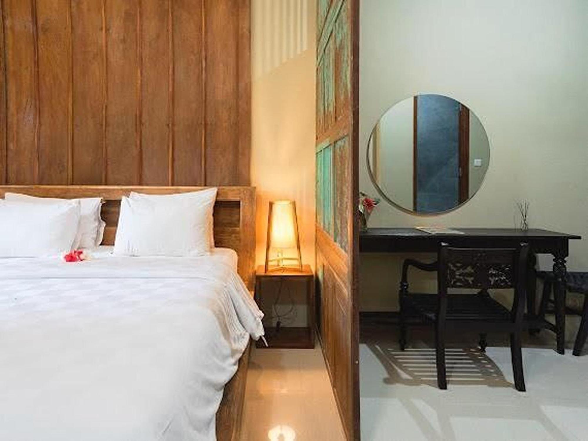 Villa Nayaka Living